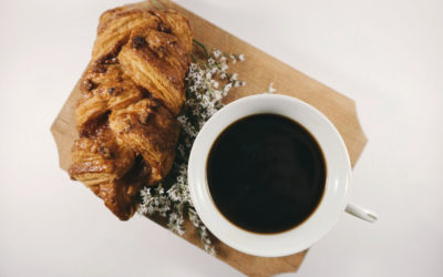 Black coffee and bread