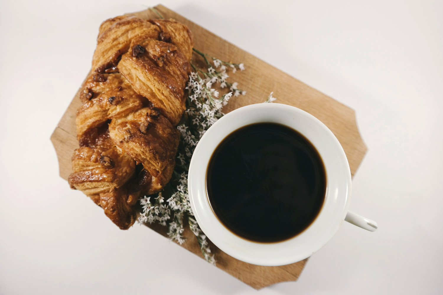 Black coffee and bread